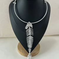 Articulated fish pendant necklace