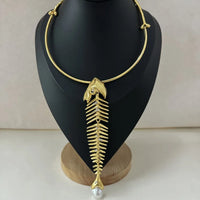 Articulated fish pendant necklace