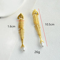Articulated fish pendant necklace