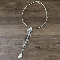 Articulated fish pendant necklace
